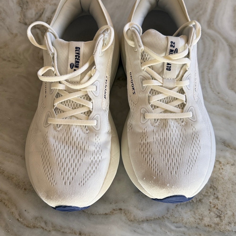 Brooks Women’s Glycerin 22 running shoes in white - Picture 6 of 8